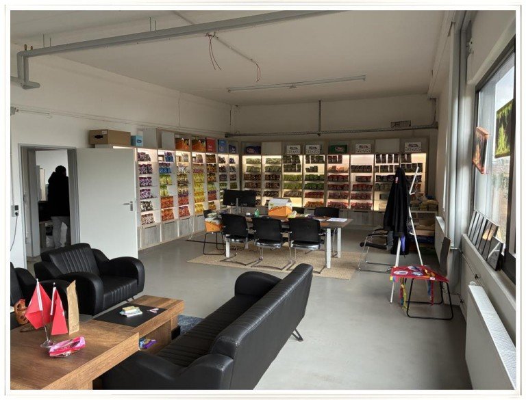 Impressionen N�rnberg Halle / Lager / Produktion Lager B�ro in der N�he vom Frankenzentrum