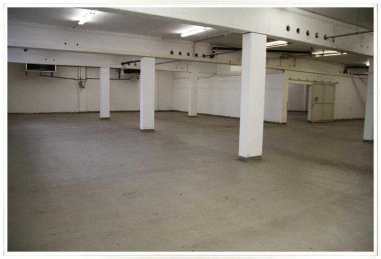 Impressionen N�rnberg Halle / Lager / Produktion Lager in der N�he vom Frankenzentrum