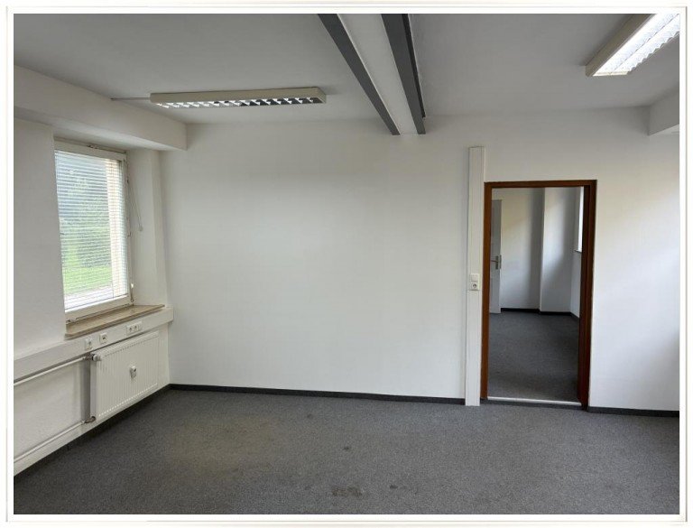 Impressionen Schwabach B�ro / Praxis B�rofl�che mit viel Tageslicht in Schwabach